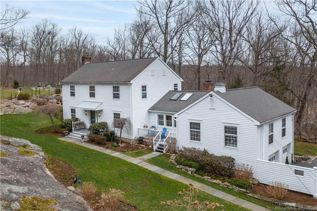 44 Ravenwood Drive - Photo 1