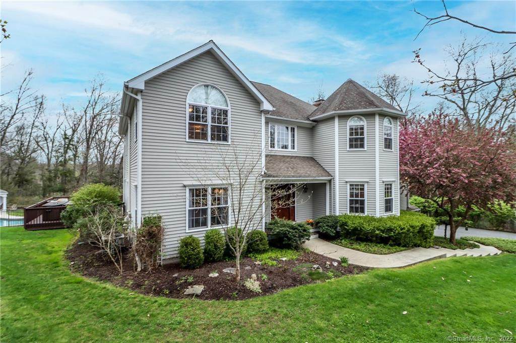 5 Falls Drive - Photo 1