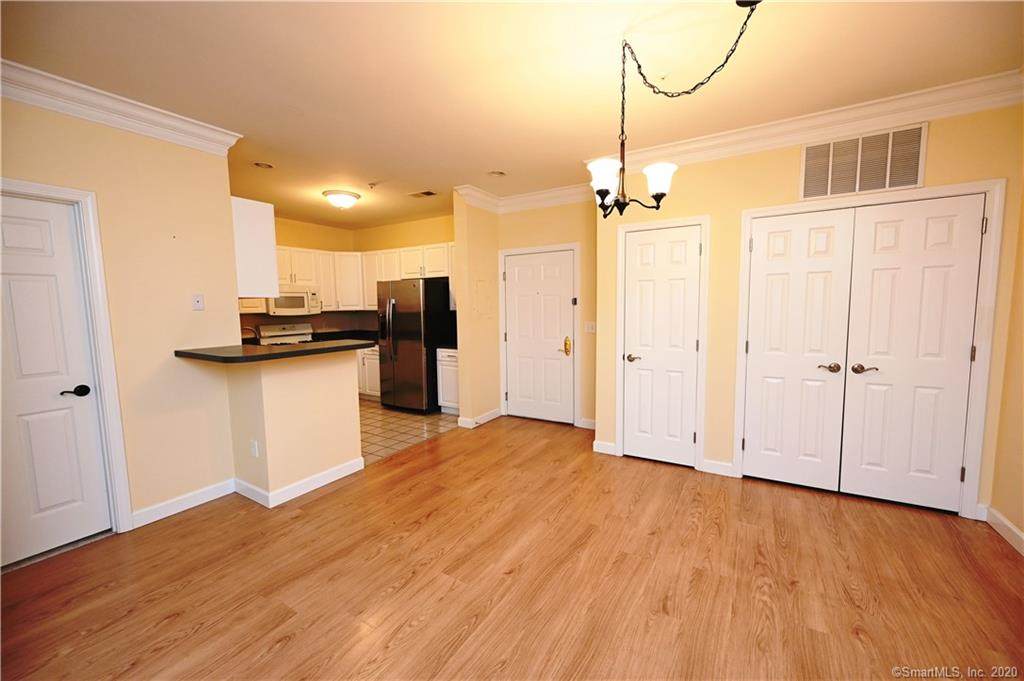 105 Richards Avenue - Photo 1