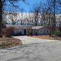 318 Lakeview Dr - Photo 1