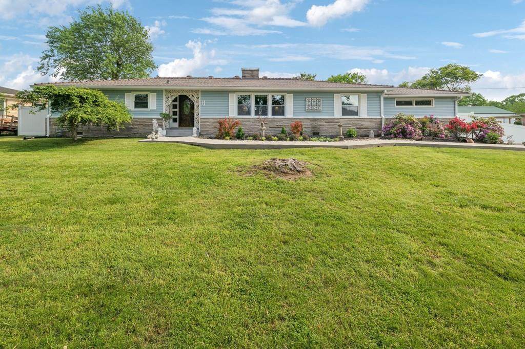 604 College Ave E - Photo 1