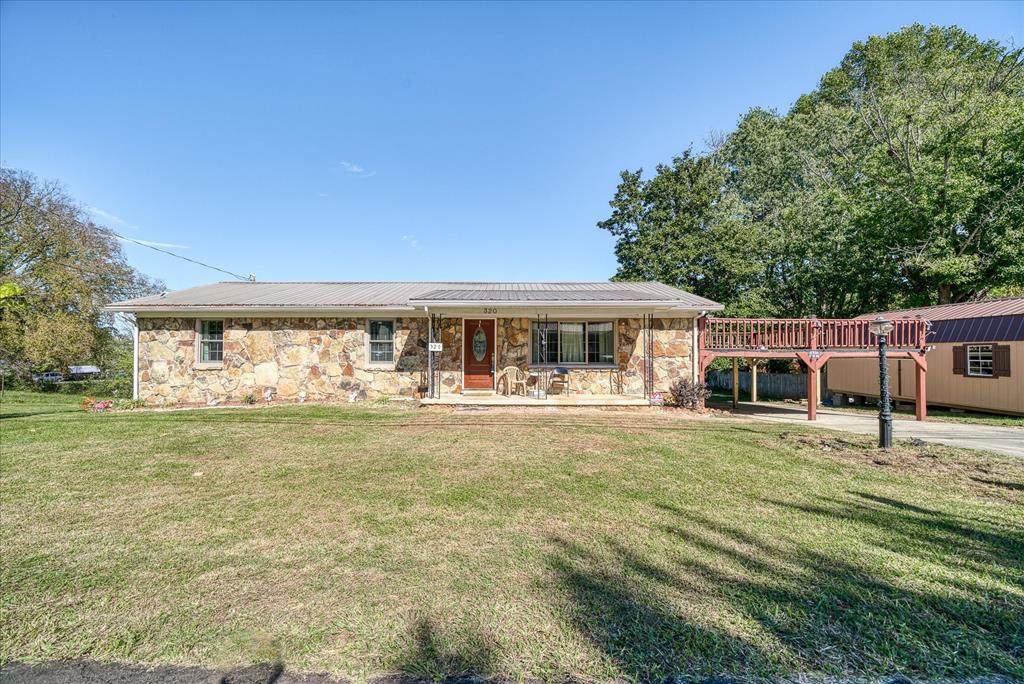 320 Walker Street - Photo 1