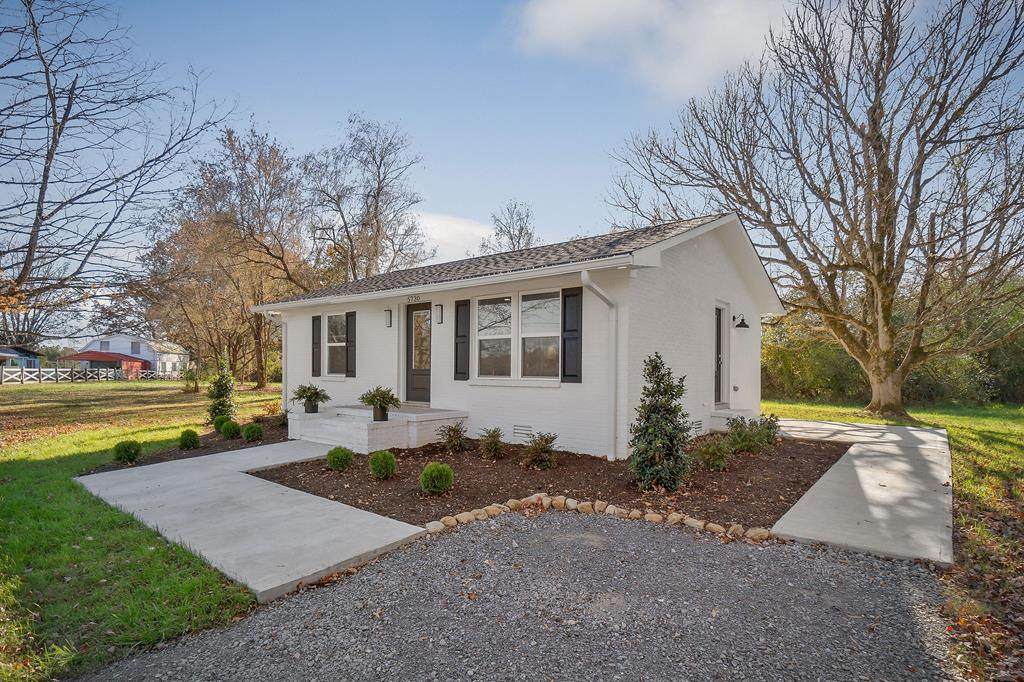 5730 Martin Creek Rd - Photo 1