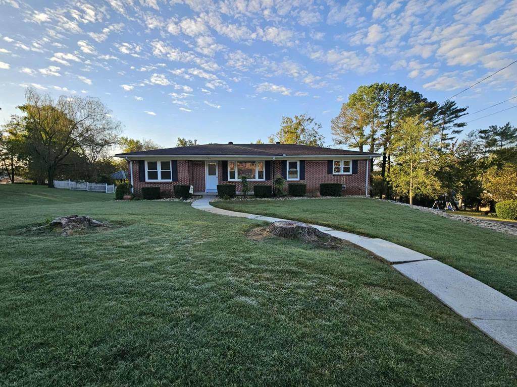 636 Carmack Ave - Photo 1