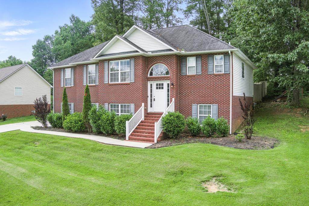 1641 Farmington Dr - Photo 1