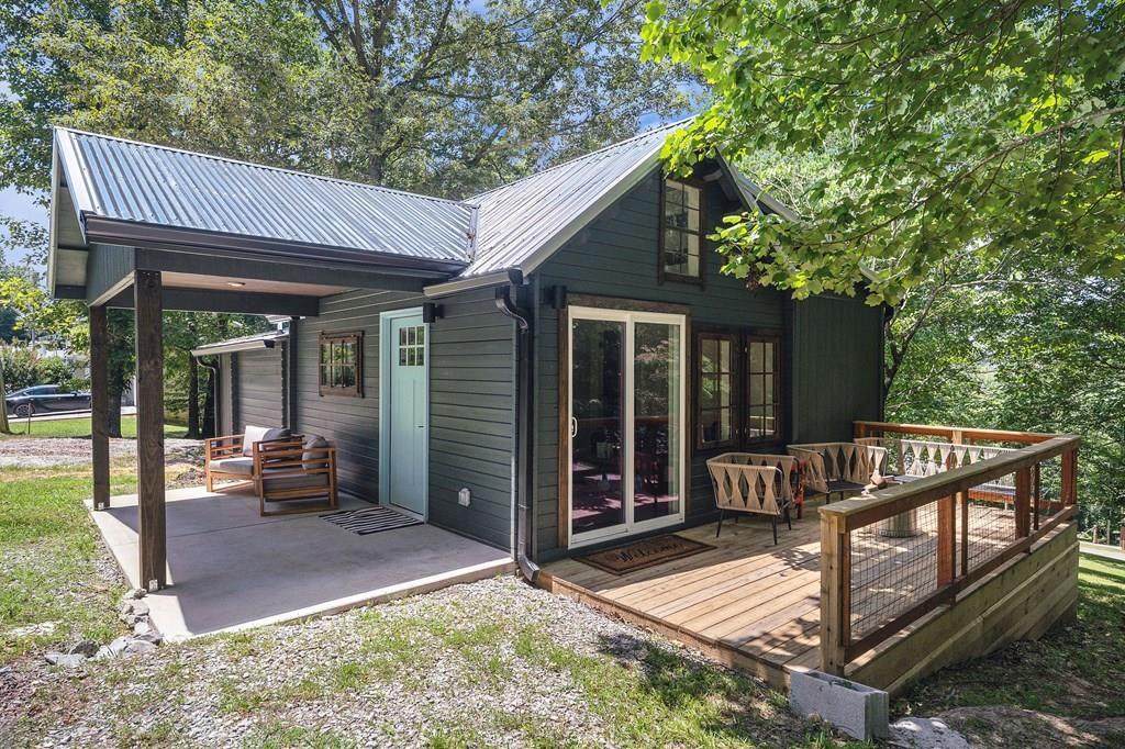122 Abby Ln - Photo 1