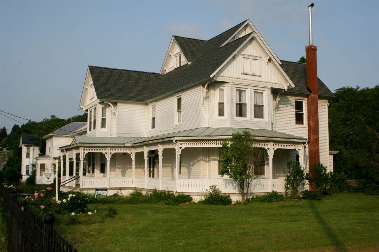 202 Spruce St - Photo 1