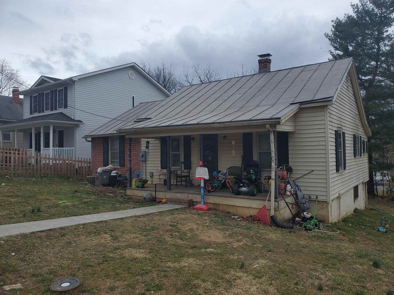 636 C St - Photo 1