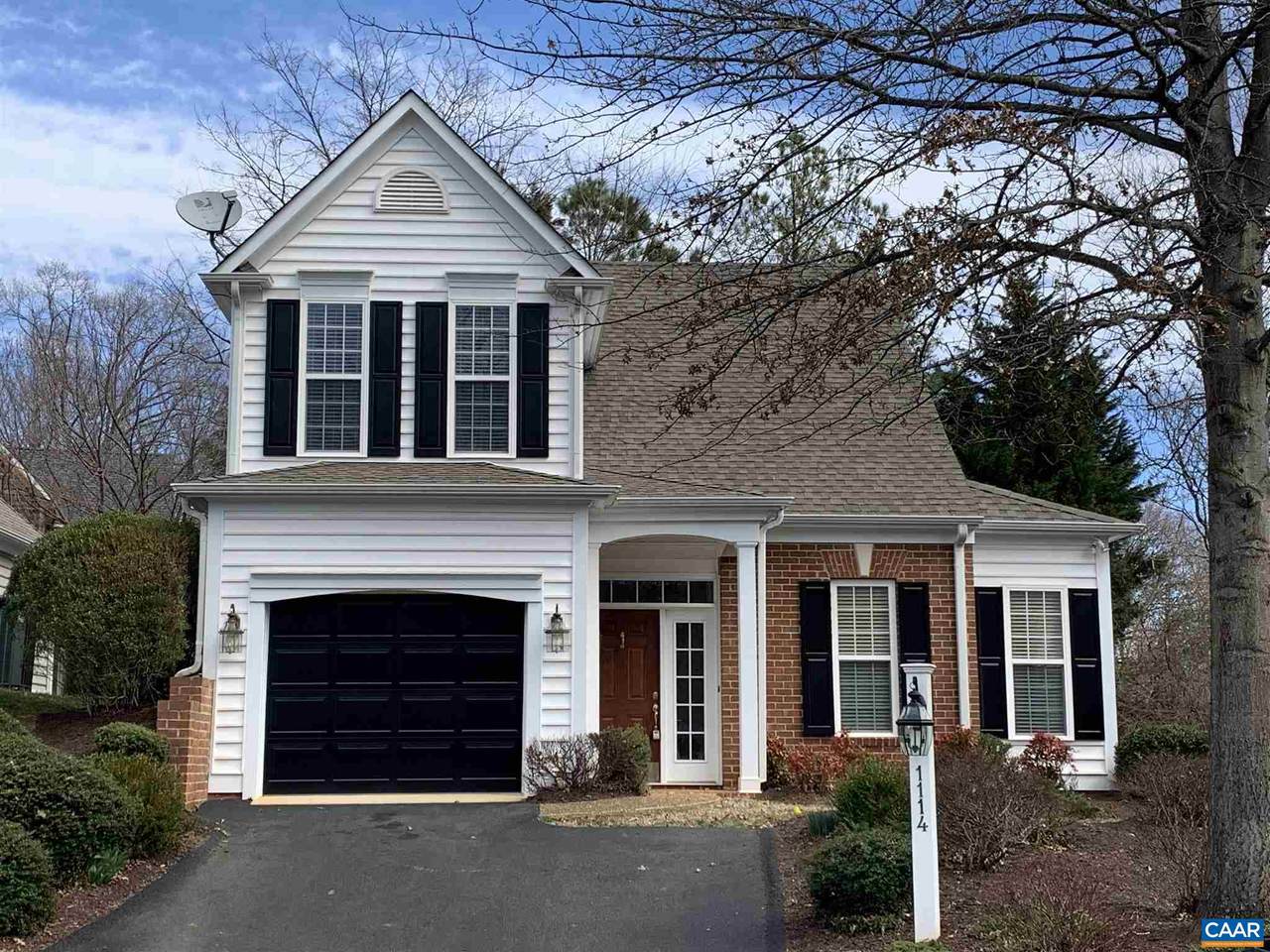 1114 Courtyard Dr - Photo 1