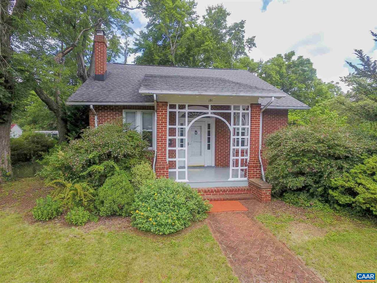 191 Barbour St - Photo 1