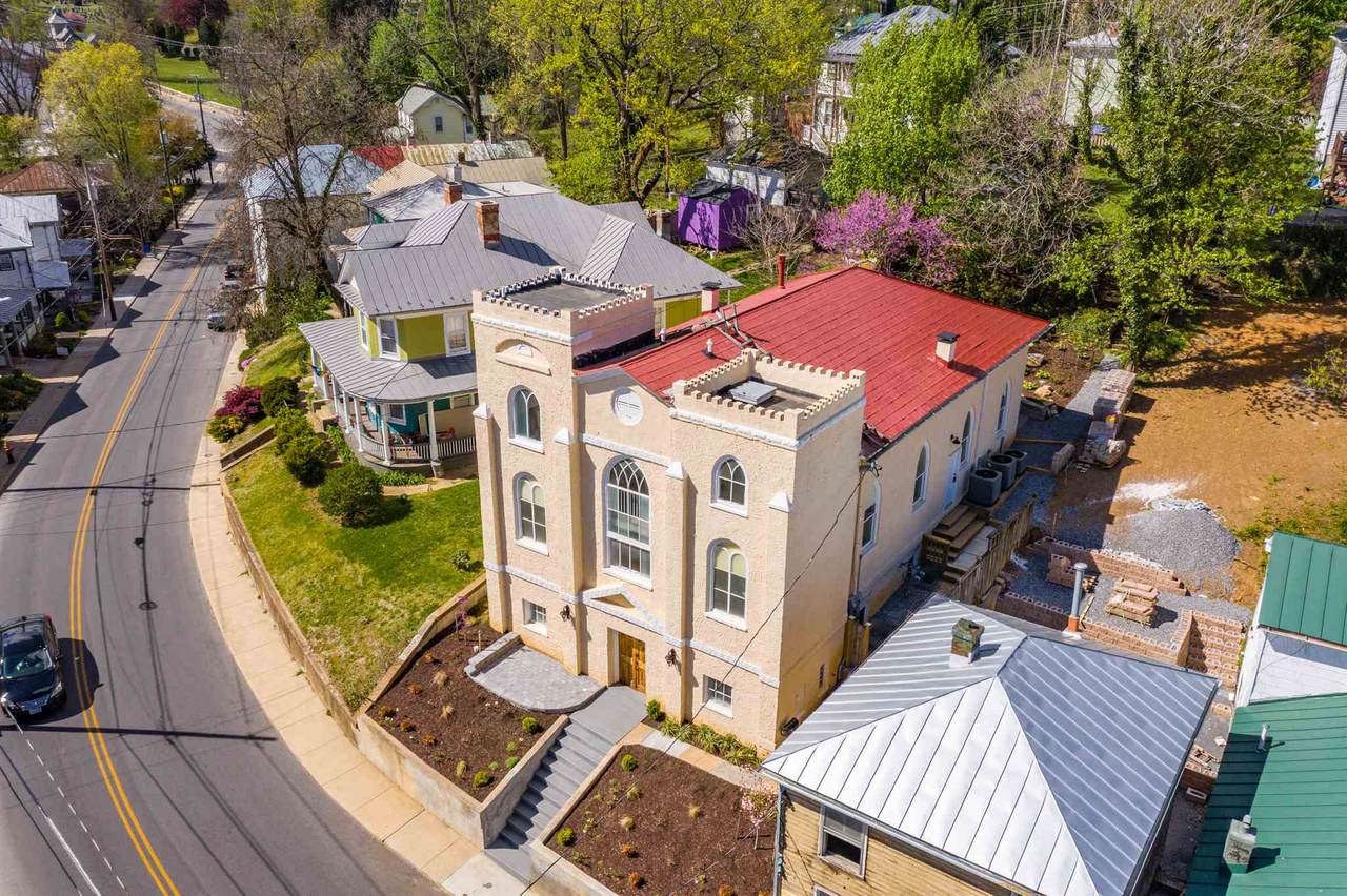 921 Beverley St - Photo 1