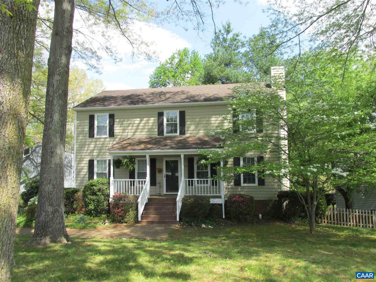1090 Ramblewood Pl - Photo 1