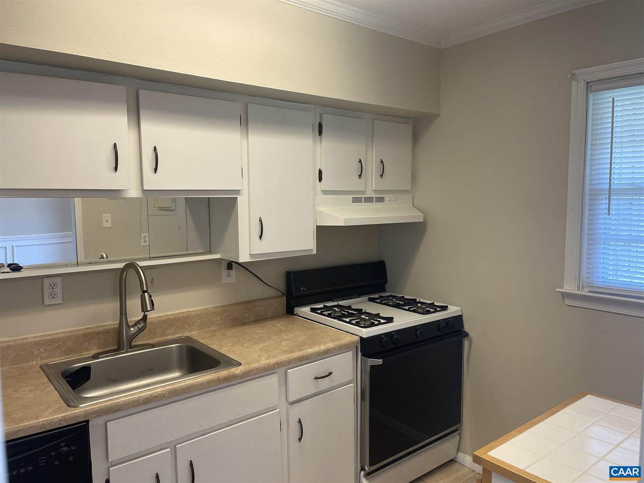 157 Hessian Hills Way - Photo 1