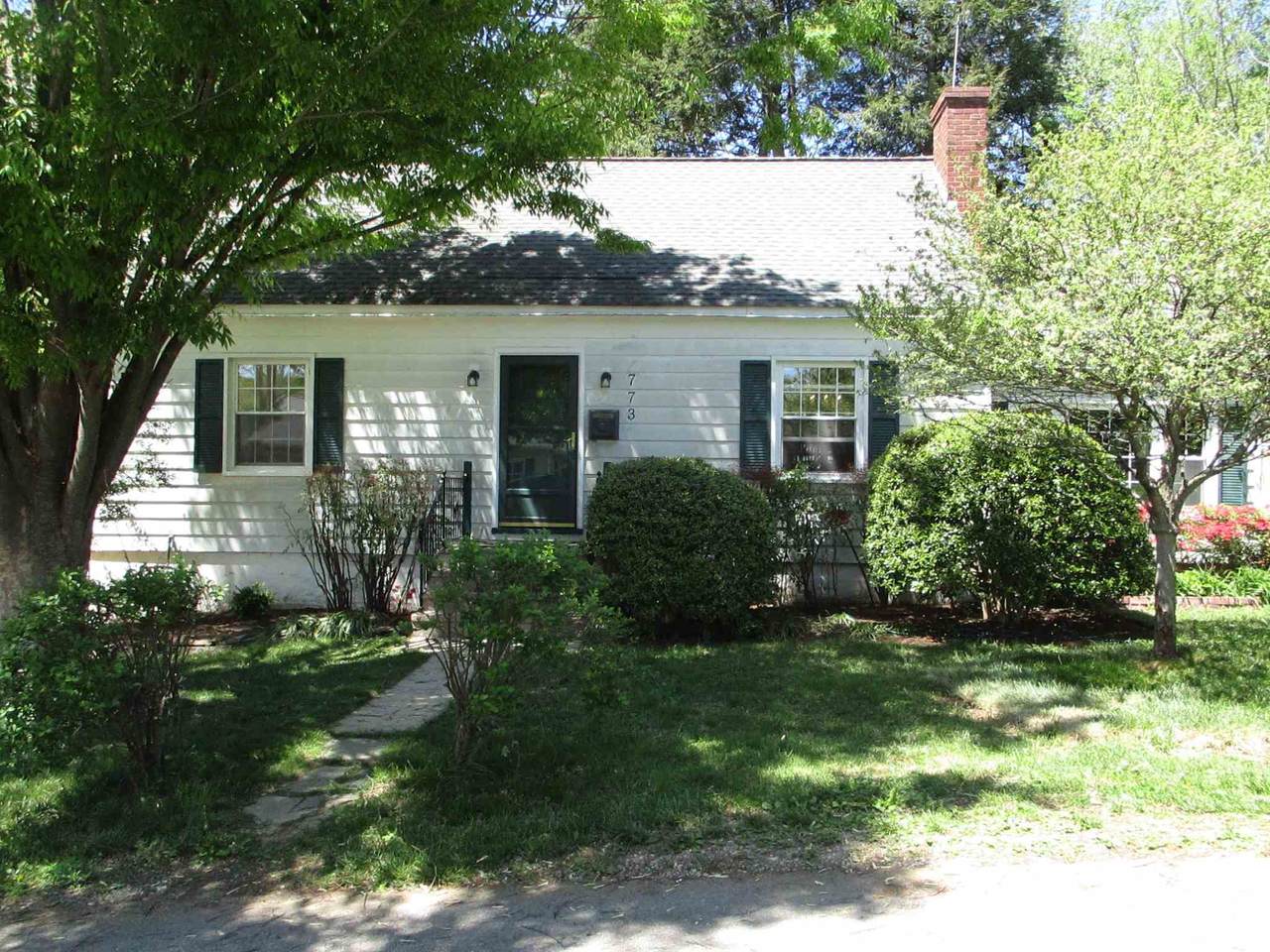 773 Maple Ave - Photo 1