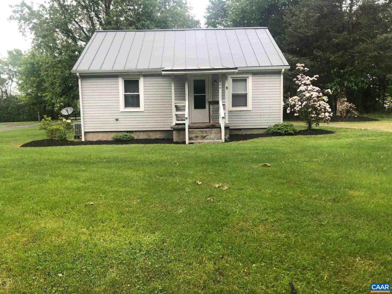 904 The Cross Rd - Photo 1