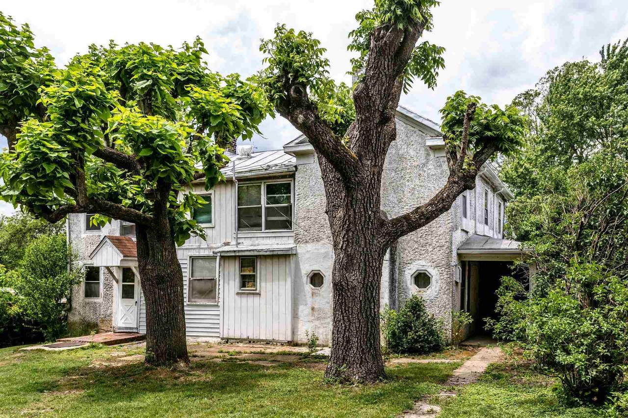 1534 Parkersburg Tpke - Photo 1