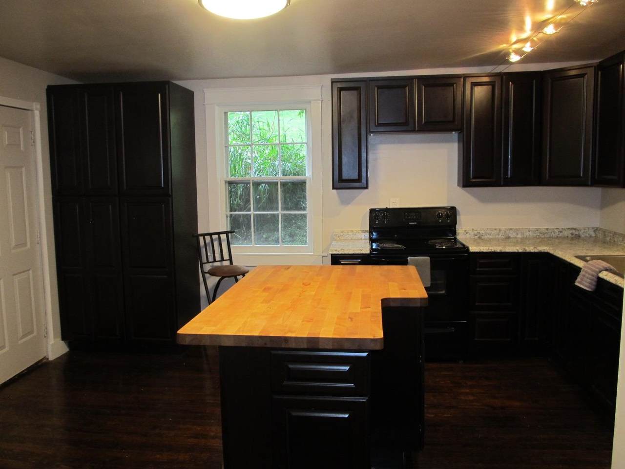 340 Drury St - Photo 1