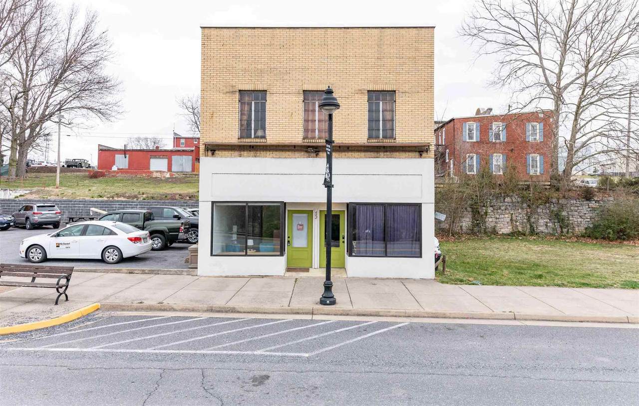 442 First St - Photo 1