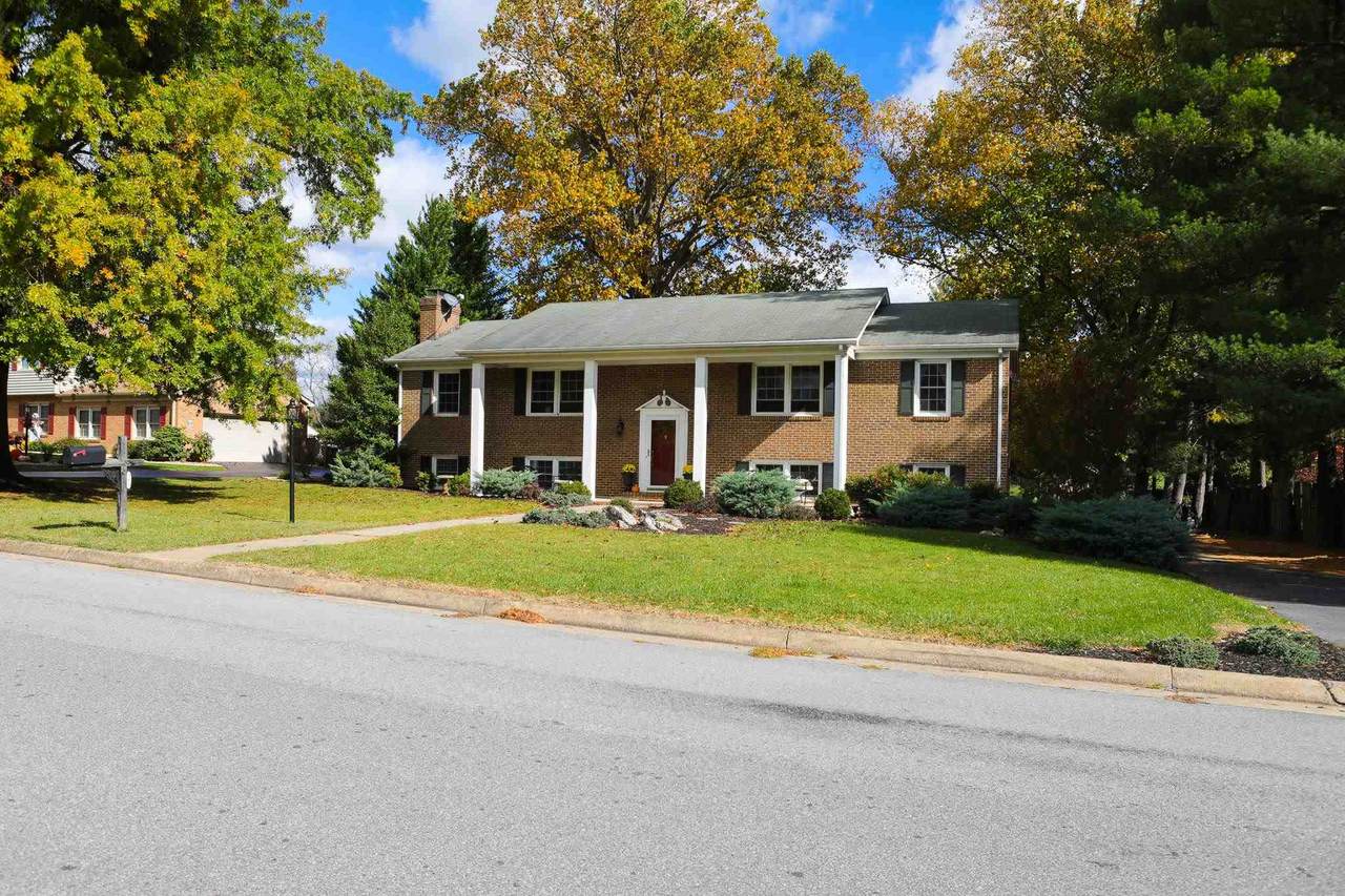 304 Yorkshire Ave - Photo 1