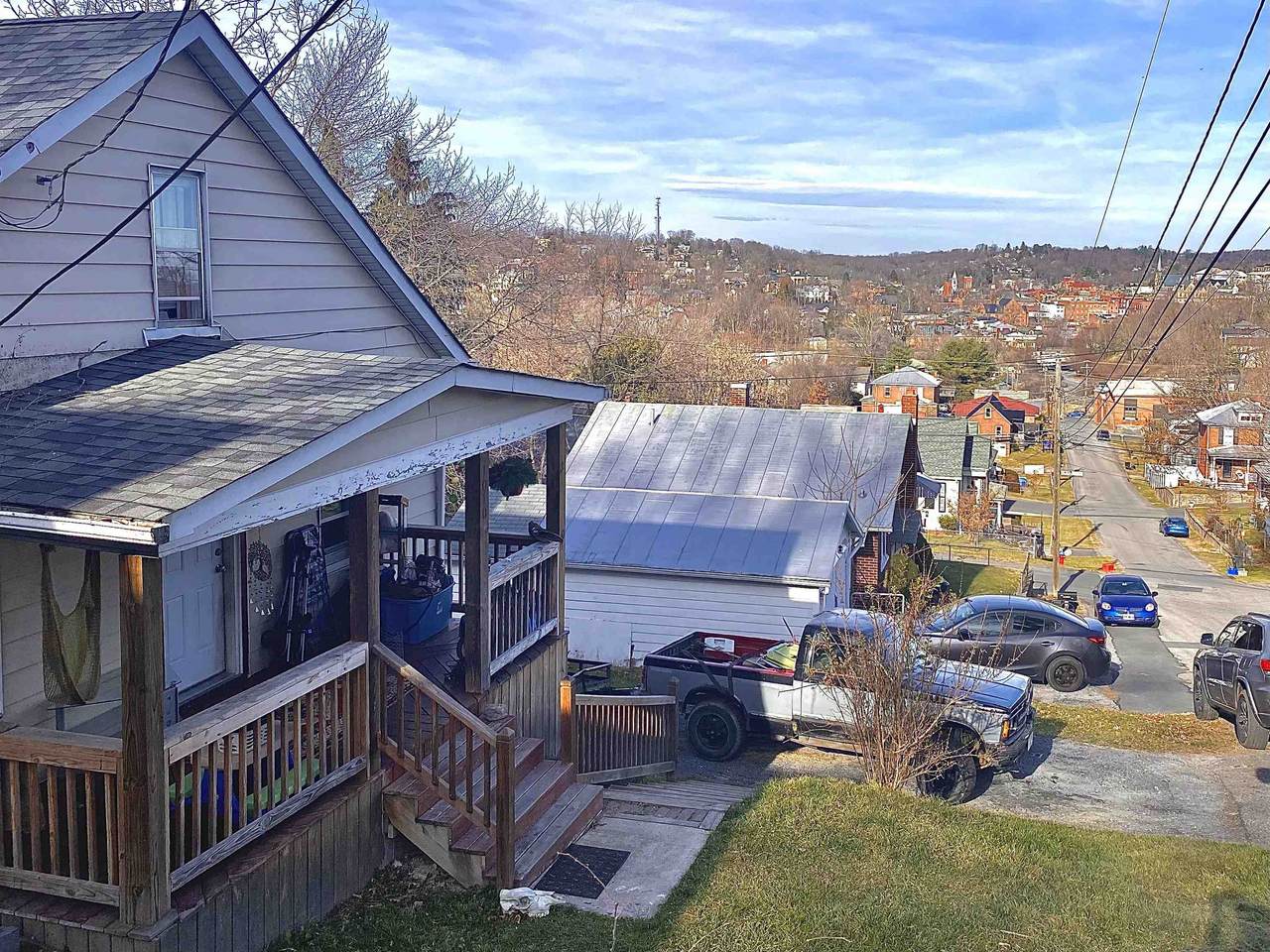 1010 Hall Dr - Photo 1