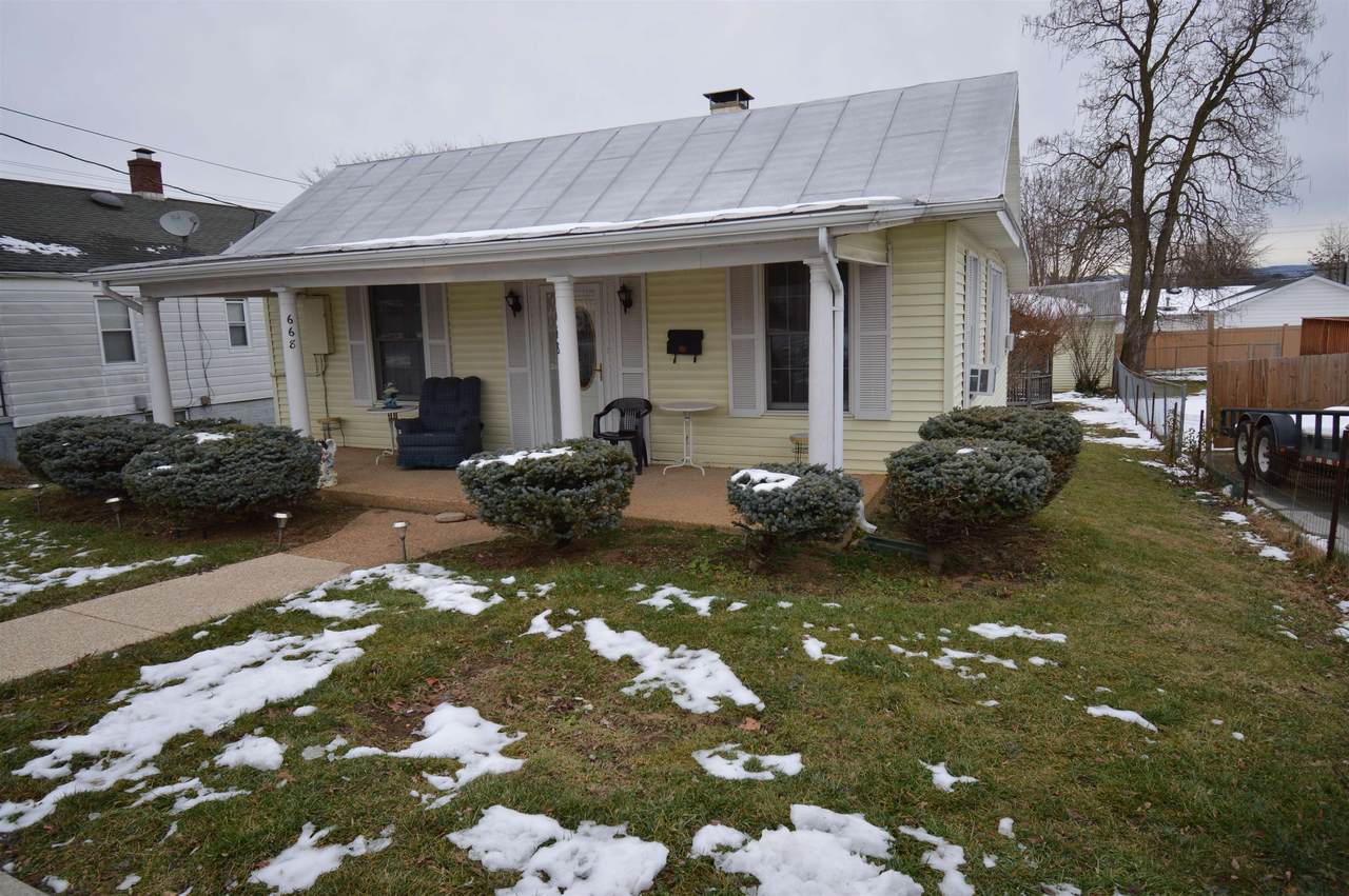 668 Stuart St - Photo 1