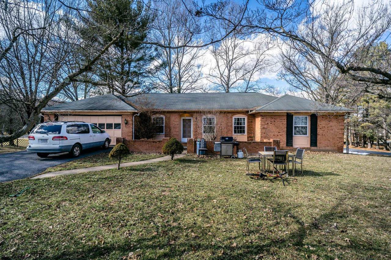 103 Cherry Ave - Photo 1