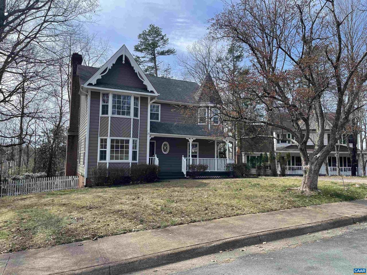 688 Victorian Ct - Photo 1