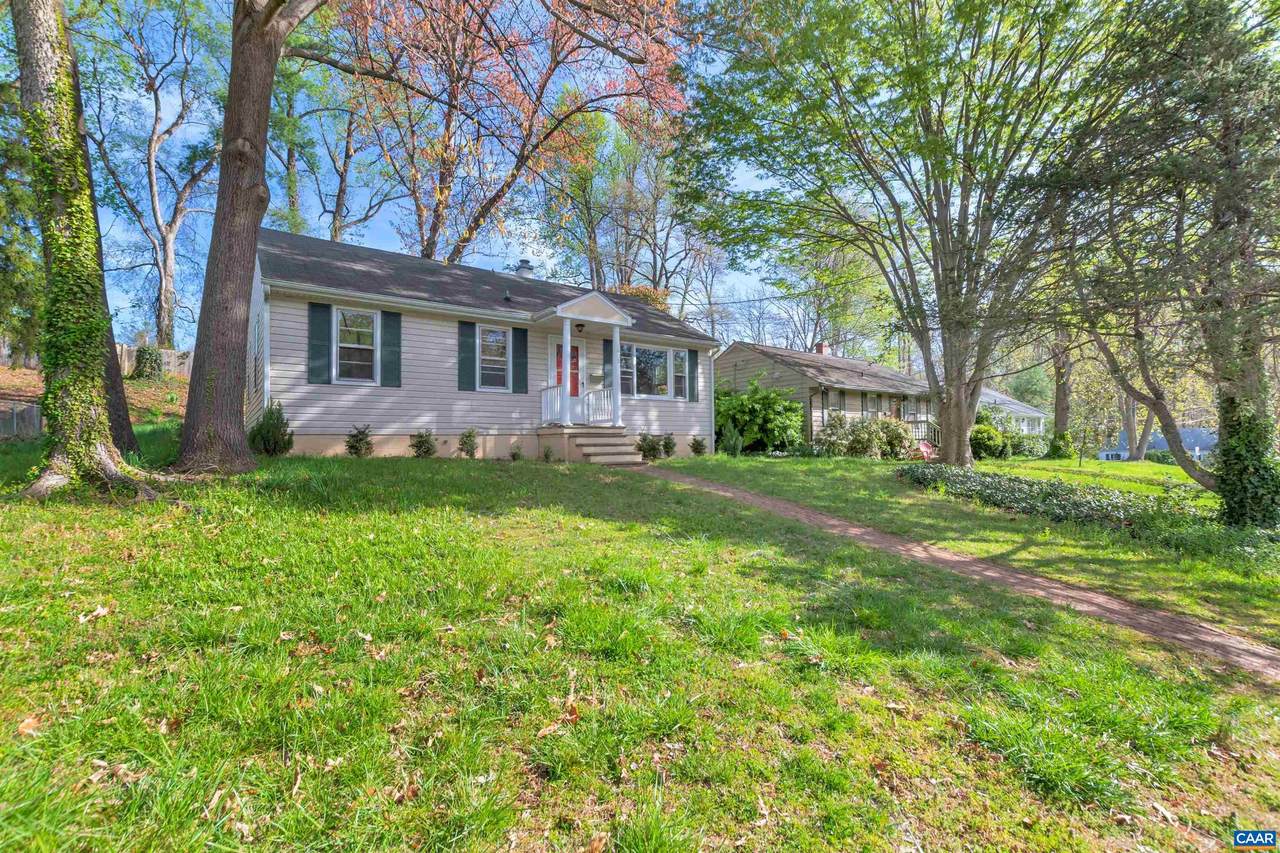 1605 Oakleaf Ln - Photo 1