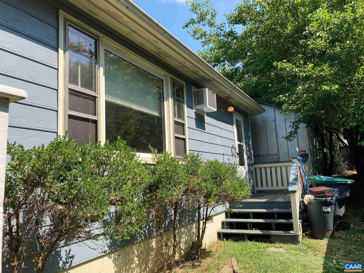 625 Elliott Ave - Photo 1
