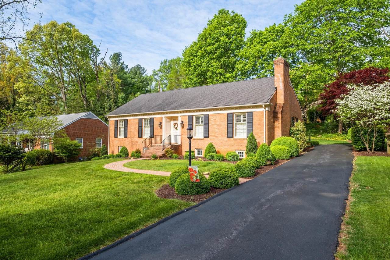 32 Oak Ln - Photo 1