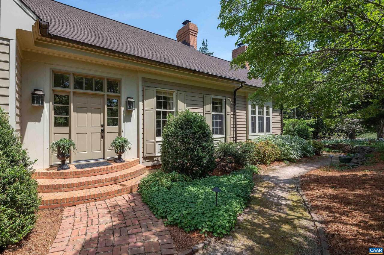 380 Spring Ln - Photo 1