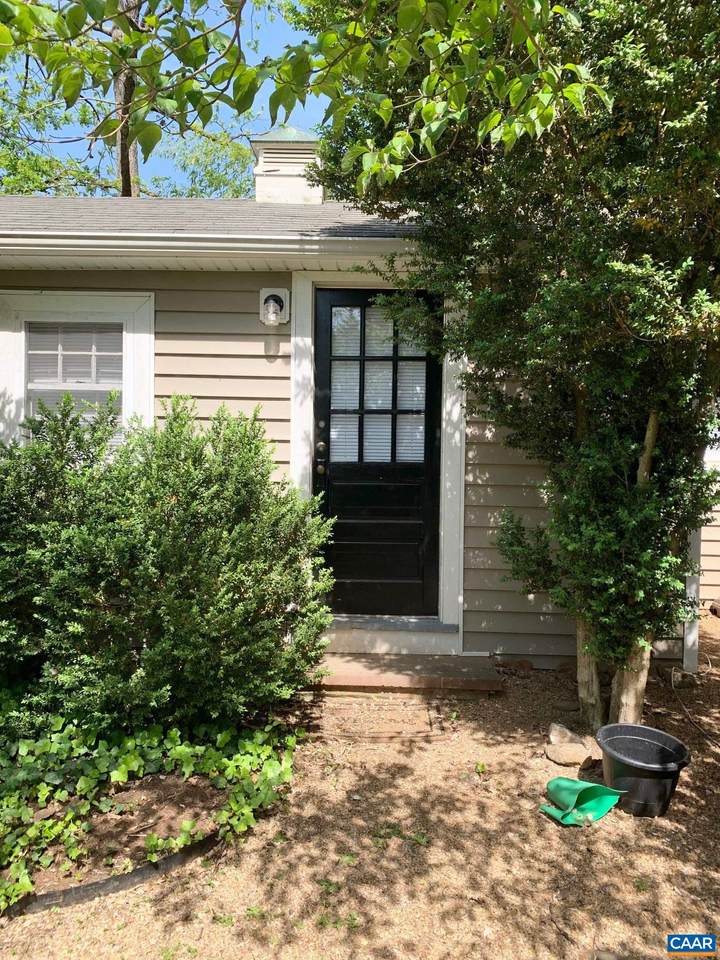 111 Chelsea Dr - Photo 1