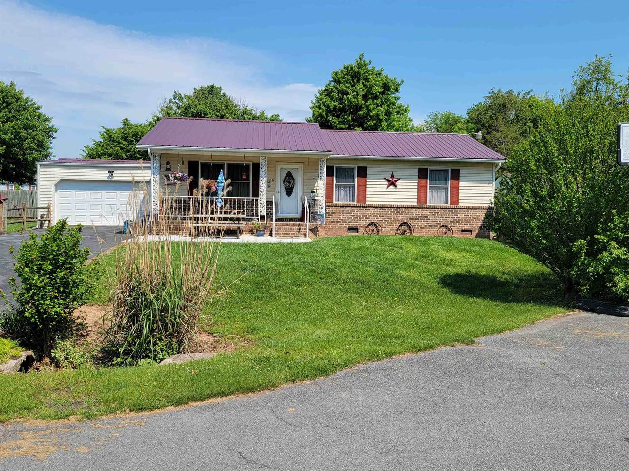 1885 Mccall Dr - Photo 1