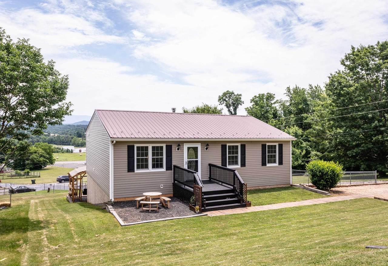 82 Hilltop Terrace Rd - Photo 1