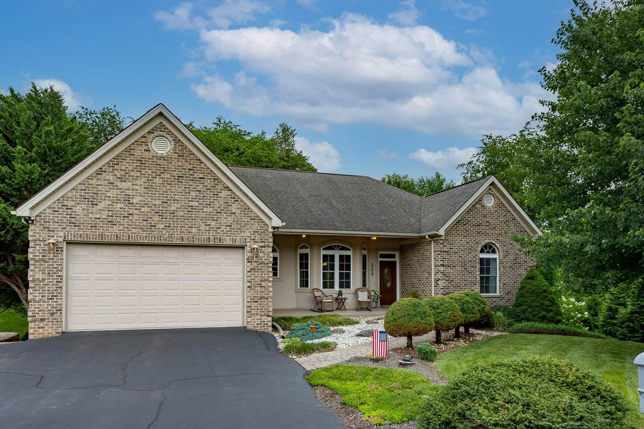 130 Willow Dr - Photo 1