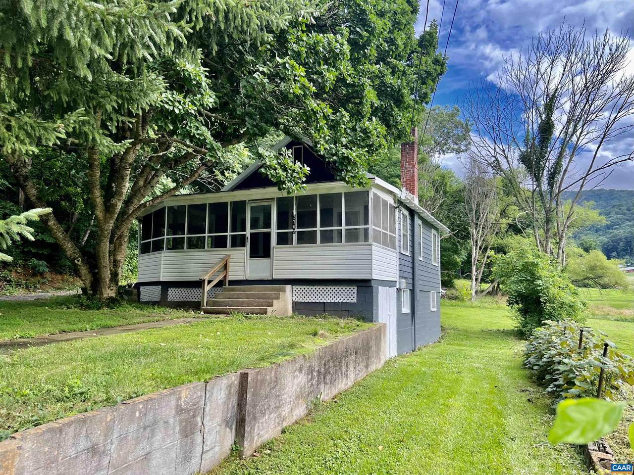 3702 Pine Grove Rd - Photo 1