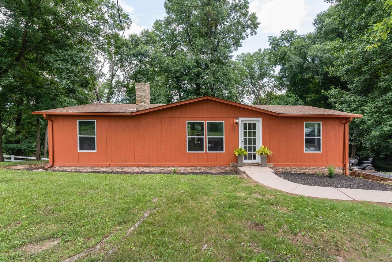 8457 Regency Dr - Photo 1