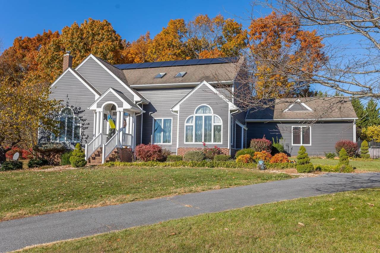 1015 Woodmont Dr - Photo 1