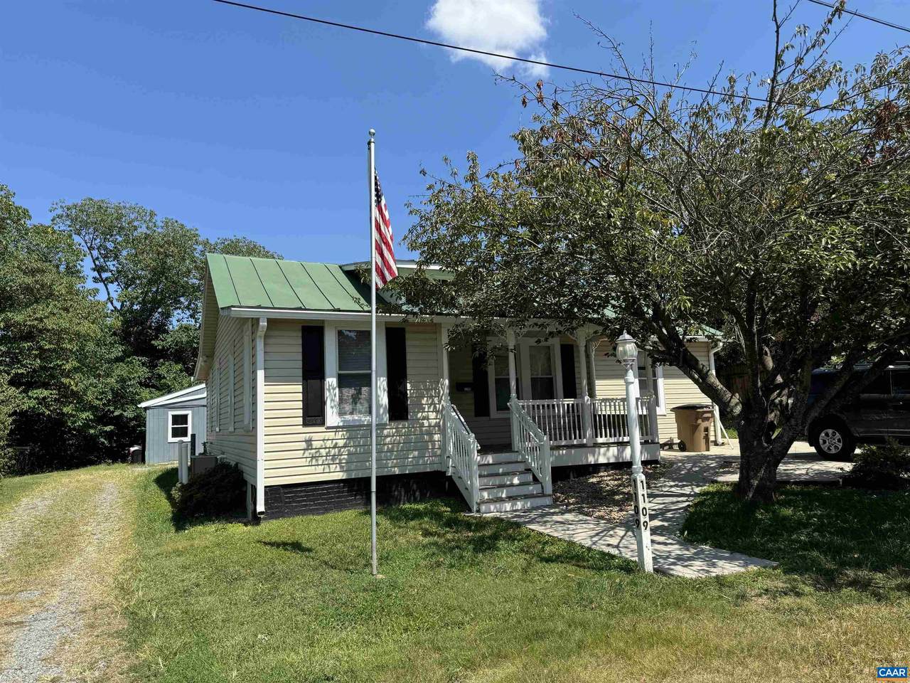 1109 Myrtle St - Photo 1