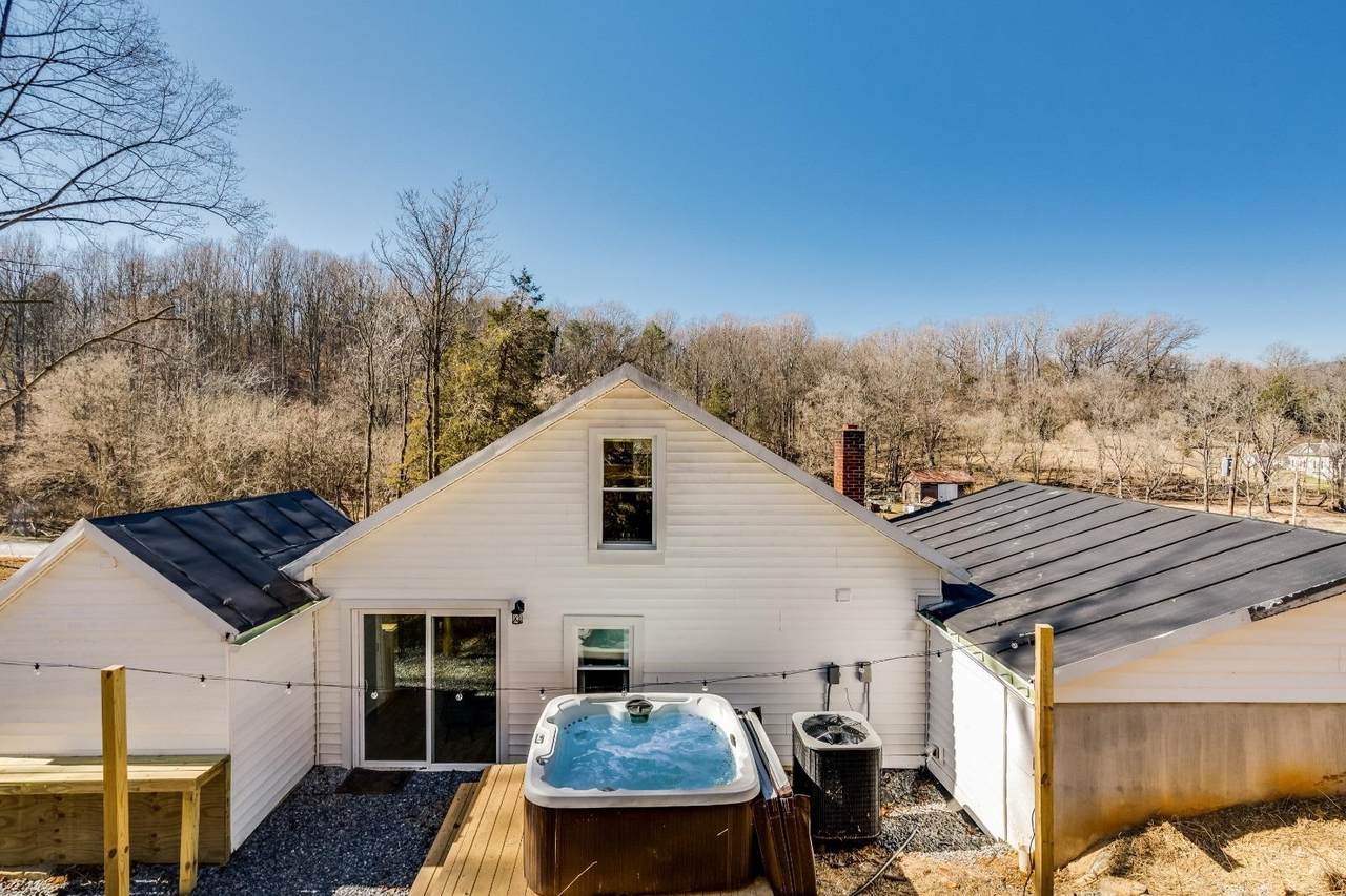 393 Crooked Run Rd - Photo 1