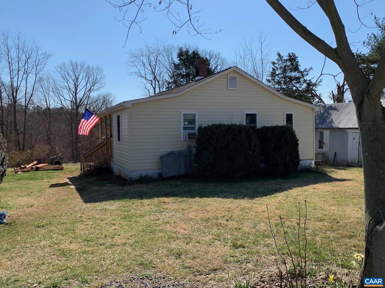 25 Geer Ln - Photo 1