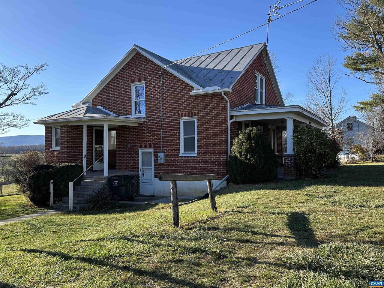 1604 Parkersburg Tpke - Photo 1