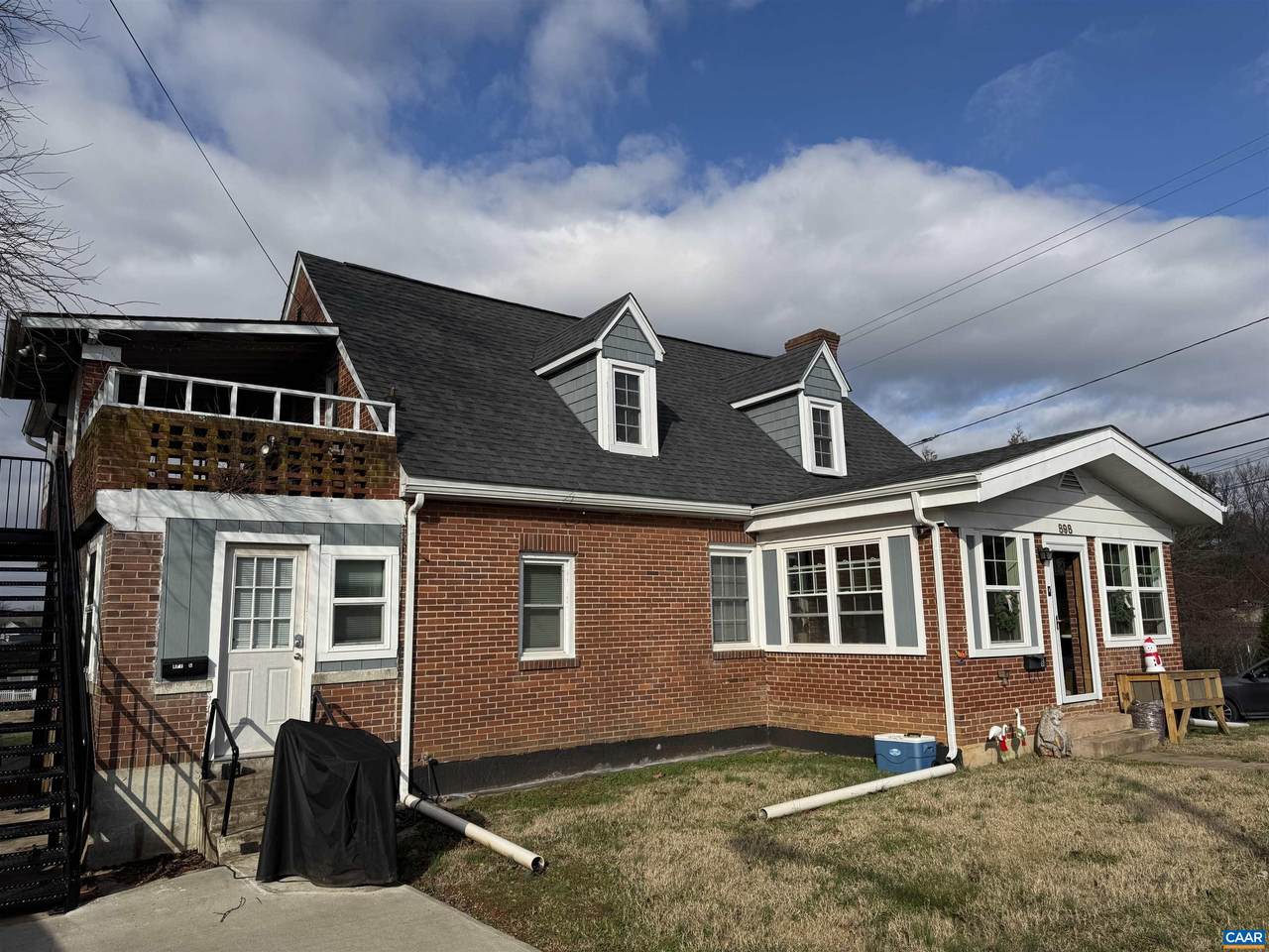 898 Hilltop Dr - Photo 1