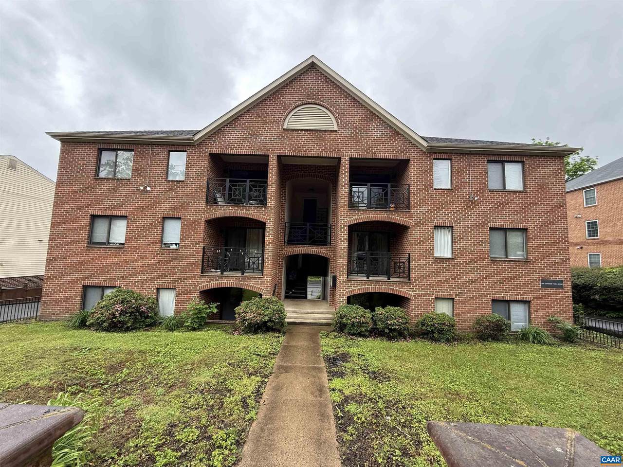 2108 Jefferson Park Ave - Photo 1