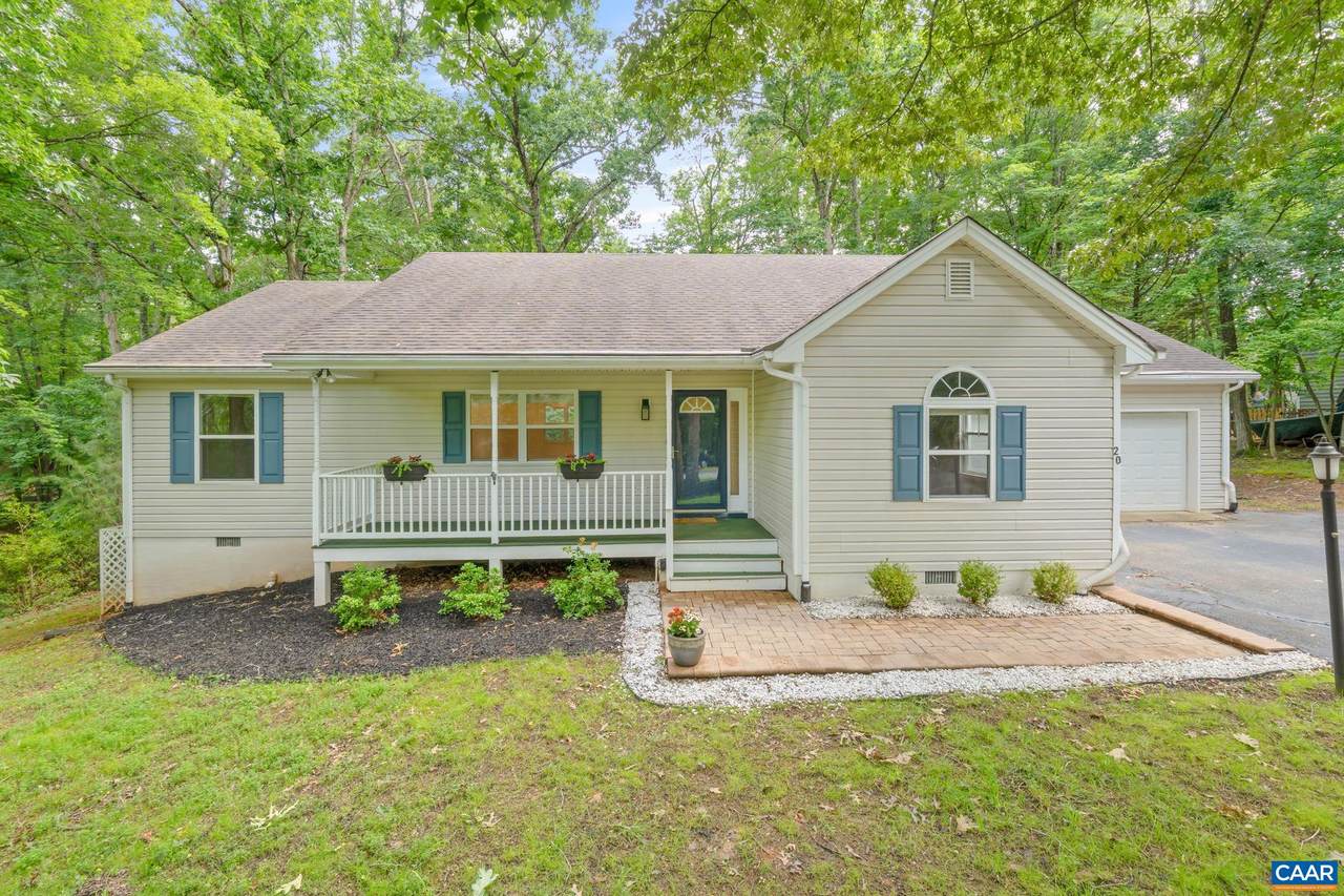 20 Colonial Rd - Photo 1