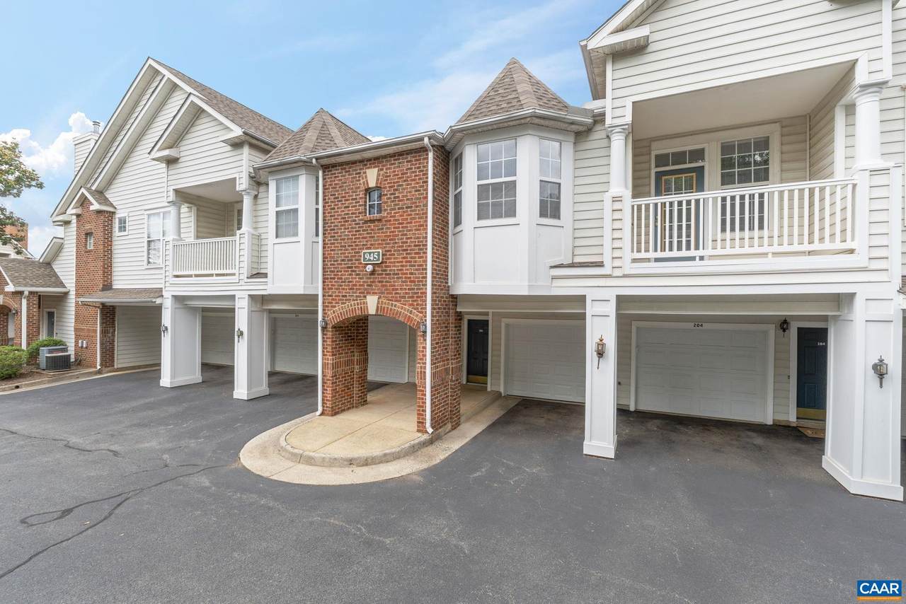 945 Dorchester Pl - Photo 1