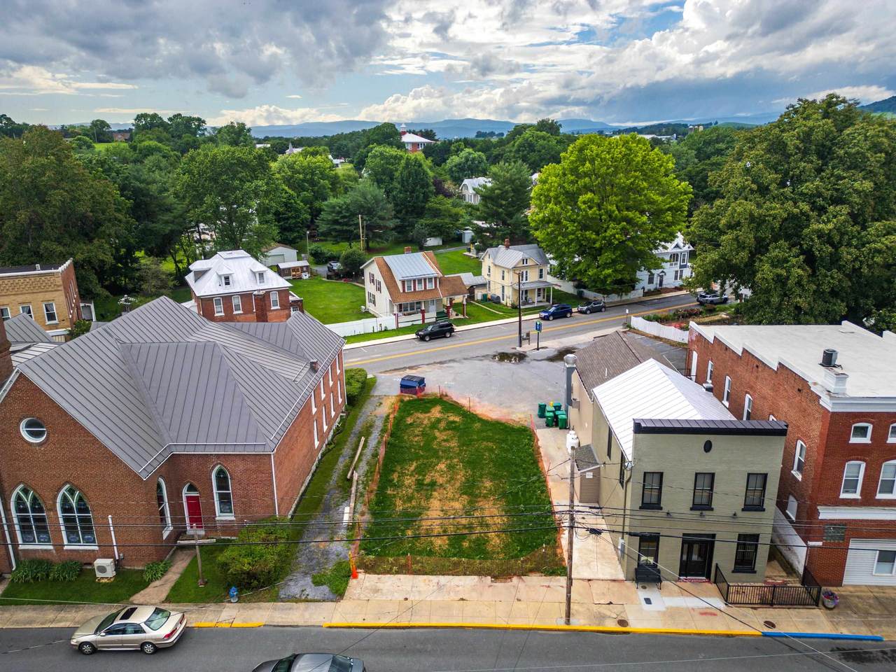 237 Main St - Photo 1