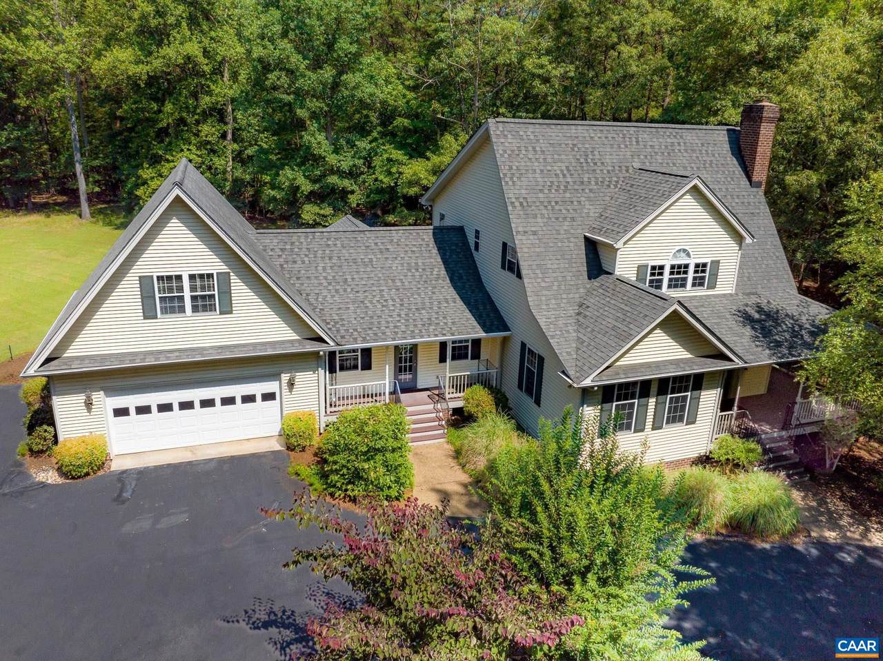 536 Fox Hollow Ln - Photo 1