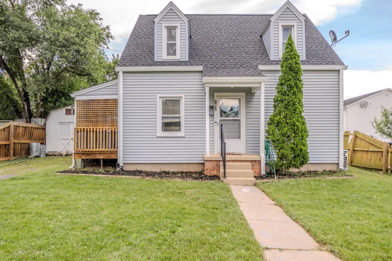 132 New York Ave - Photo 1