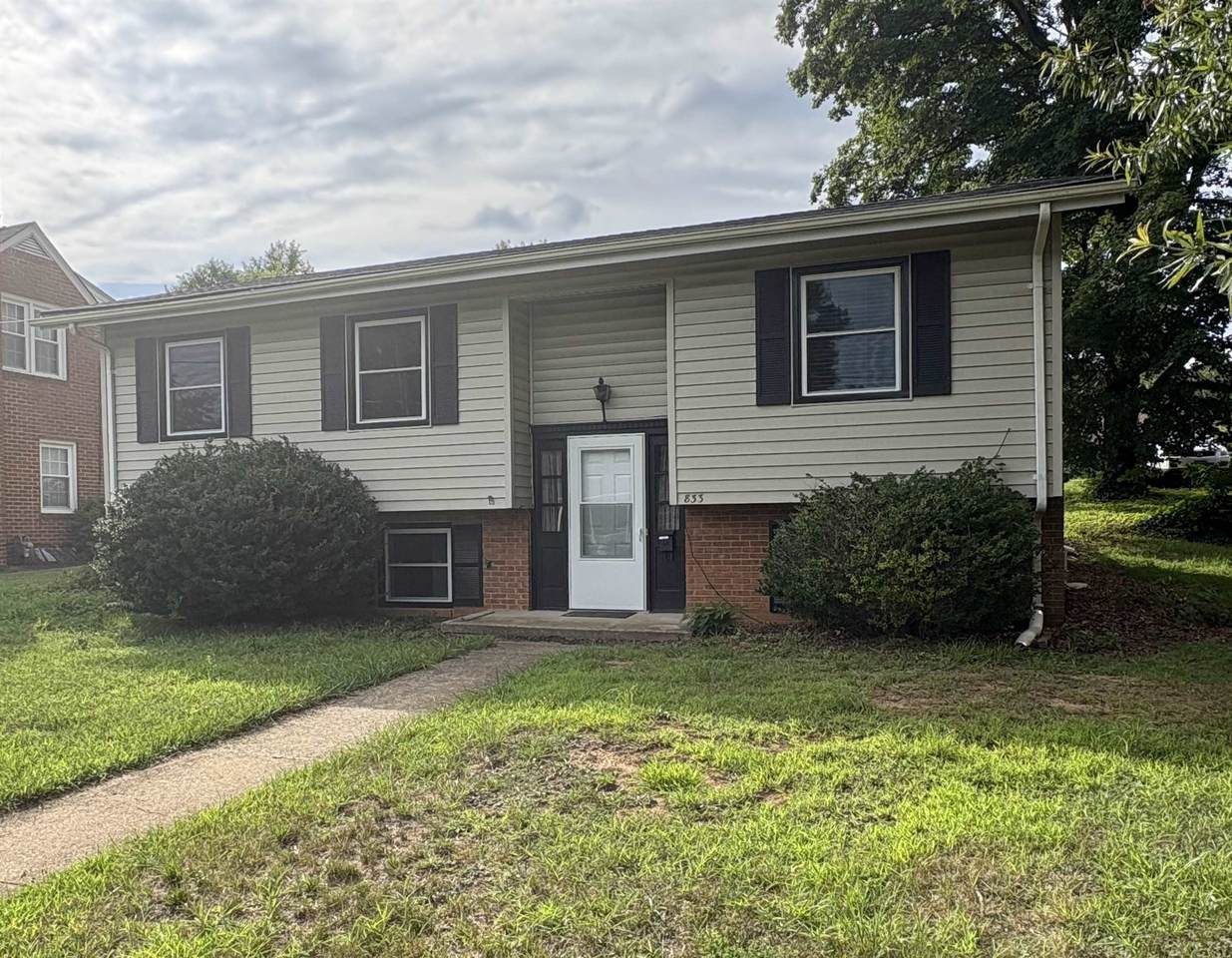 833 Jefferson Ave - Photo 1